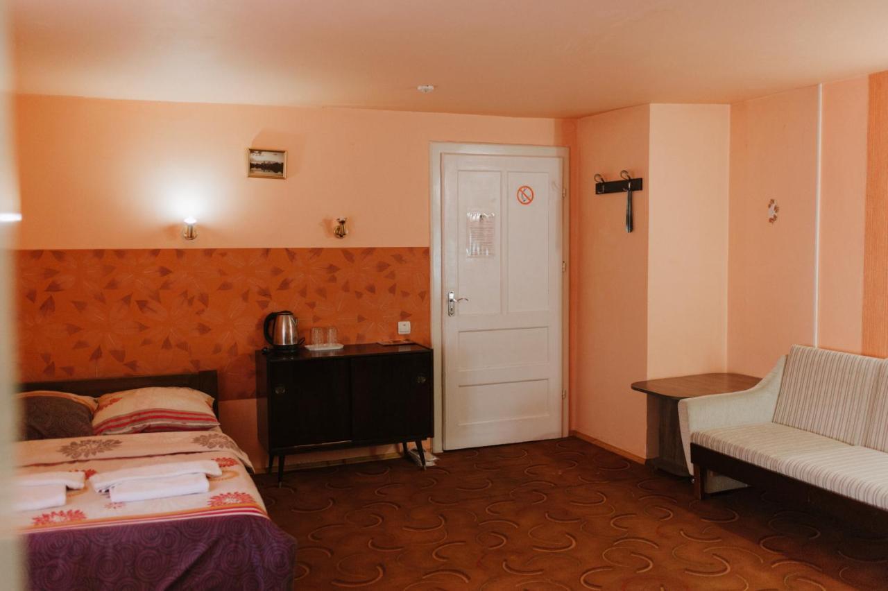 Mala Praha Hotel อุชโฮรอด ภายนอก รูปภาพ