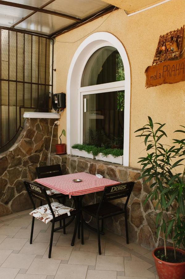 Mala Praha Hotel อุชโฮรอด ภายนอก รูปภาพ
