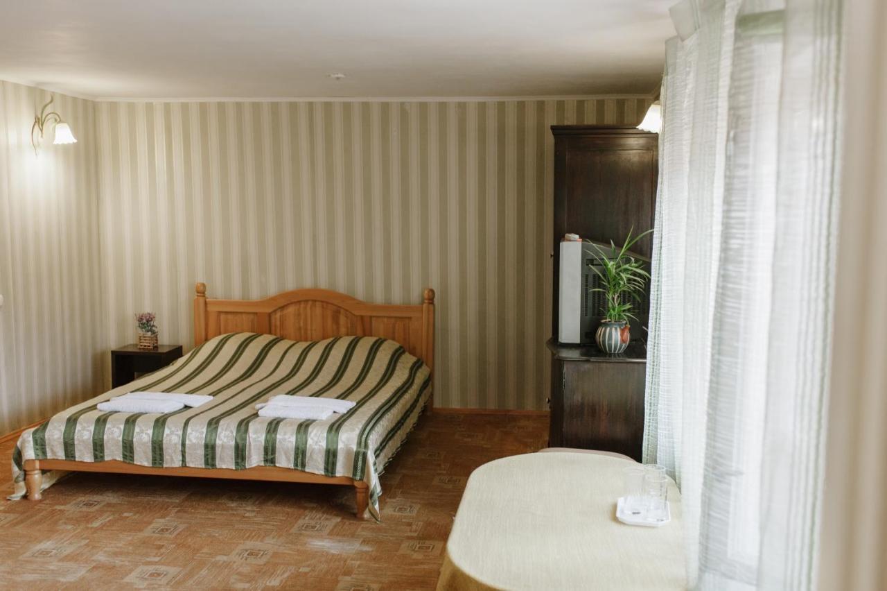 Mala Praha Hotel อุชโฮรอด ภายนอก รูปภาพ