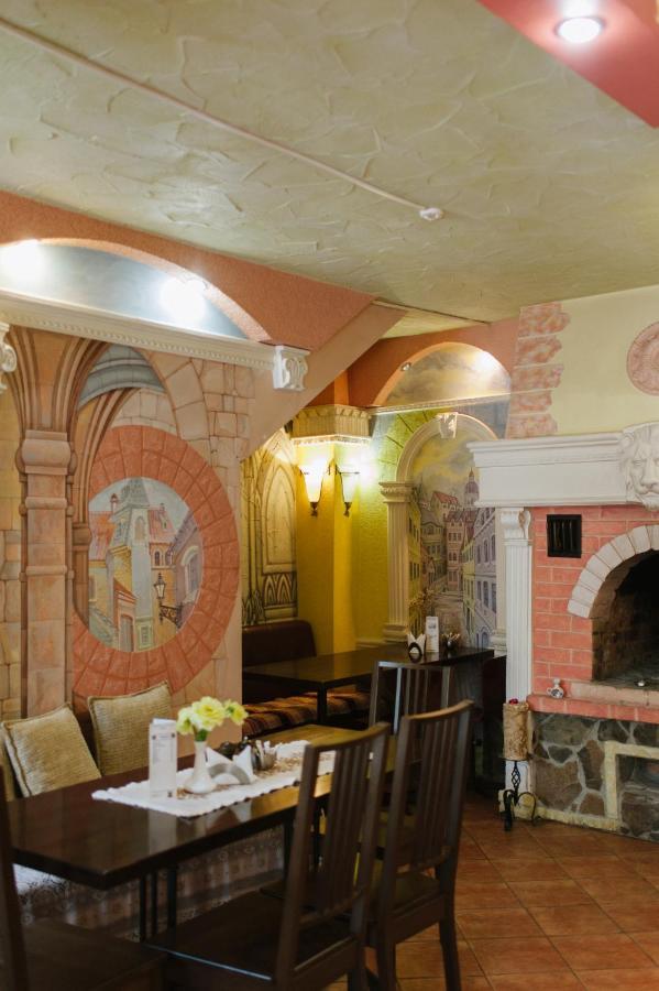 Mala Praha Hotel อุชโฮรอด ภายนอก รูปภาพ