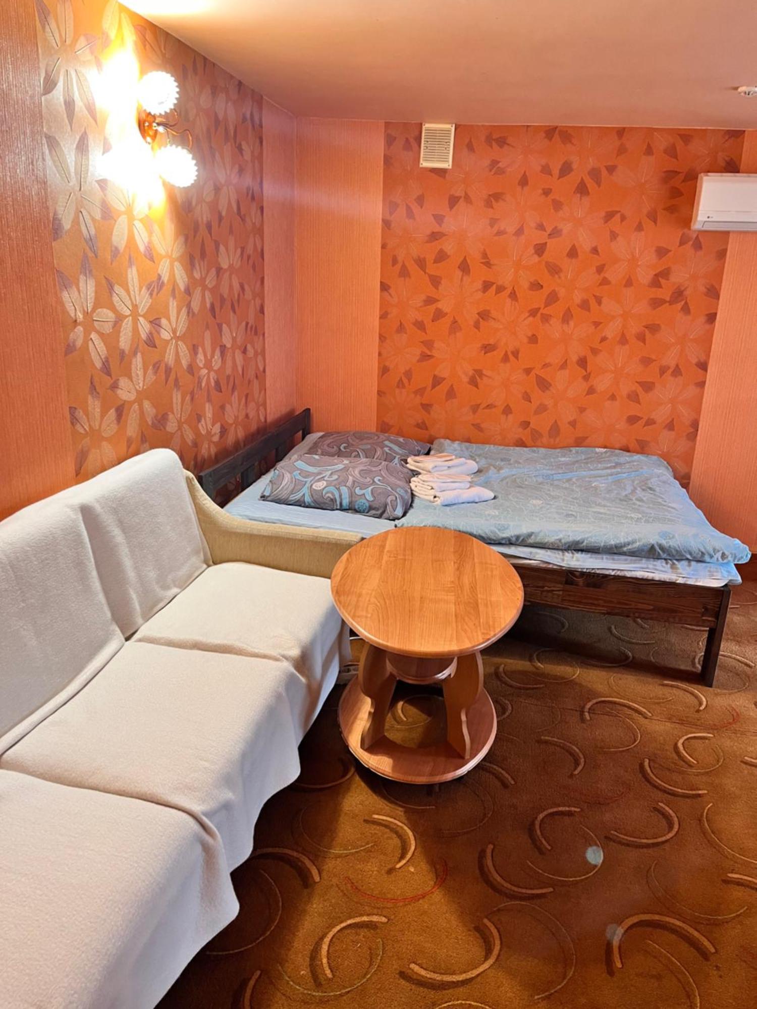 Mala Praha Hotel อุชโฮรอด ภายนอก รูปภาพ
