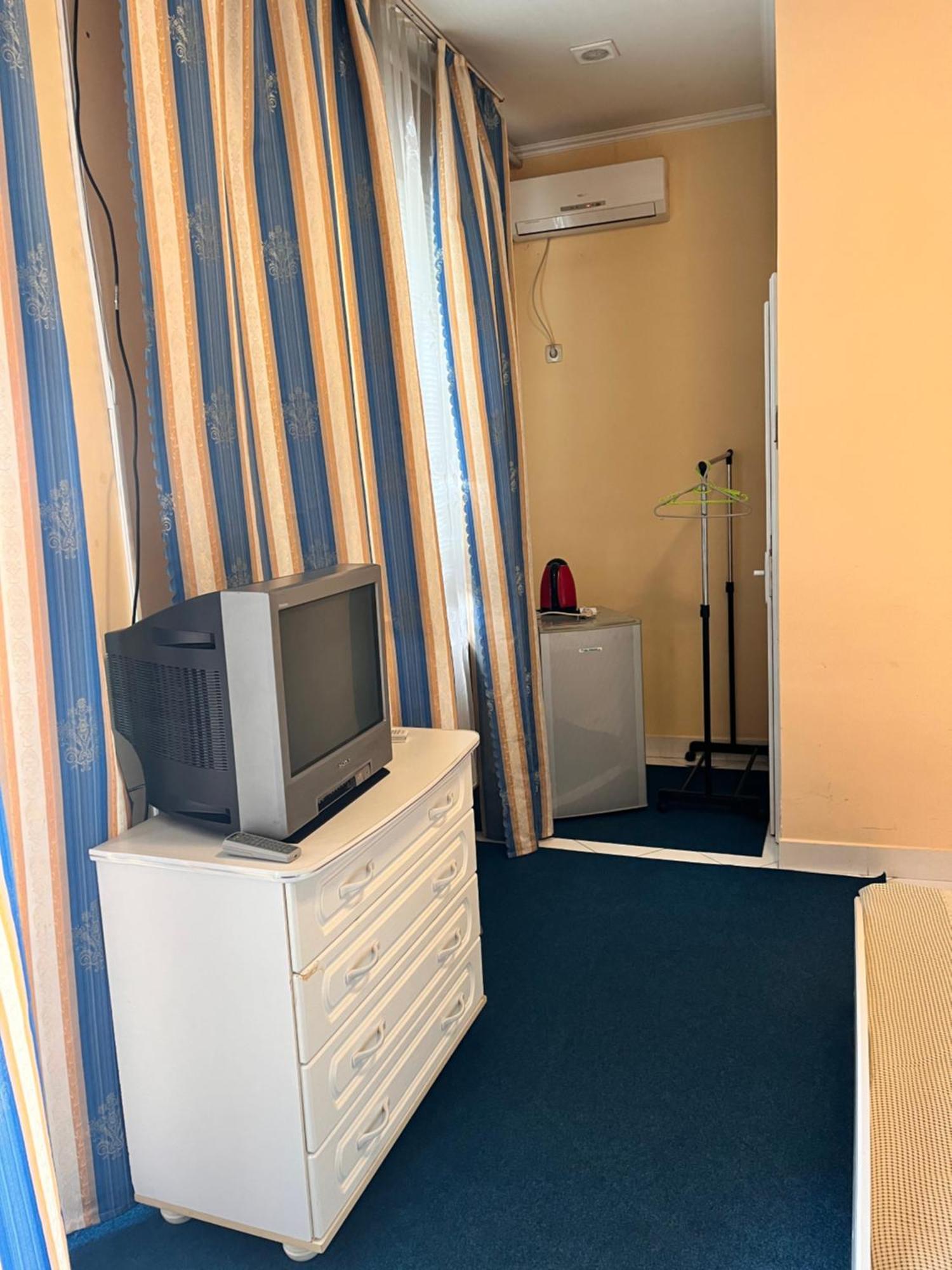 Mala Praha Hotel อุชโฮรอด ภายนอก รูปภาพ