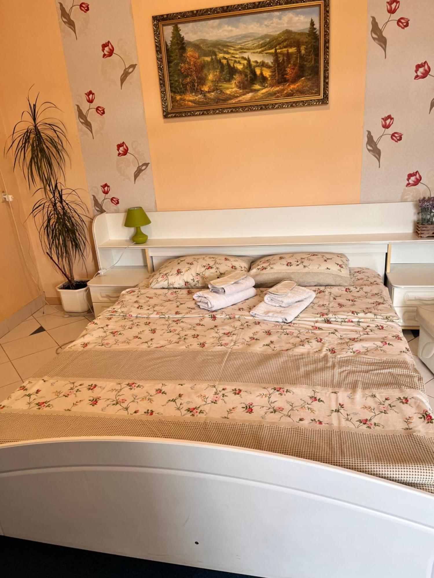 Mala Praha Hotel อุชโฮรอด ภายนอก รูปภาพ